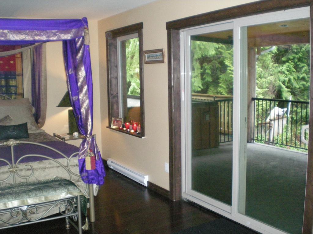 Davis Brook Retreat Bed & Breakfast Sechelt Ruang foto