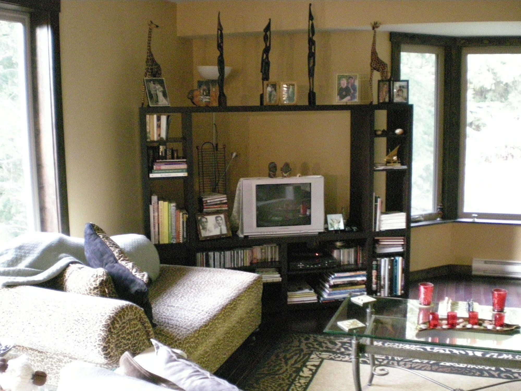 Davis Brook Retreat Bed & Breakfast Sechelt Bagian luar foto