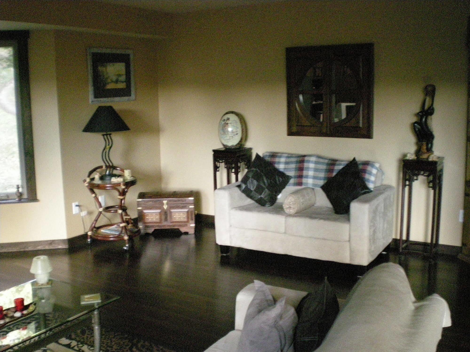 Davis Brook Retreat Bed & Breakfast Sechelt Bagian luar foto